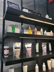 -HAIR CORNER