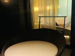 -上海滴水湖皇冠假日酒店