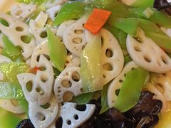 -闯关东东北农家菜(崂山石老人店)