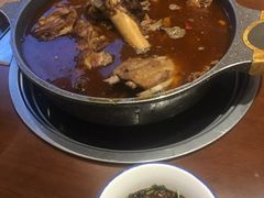 -亿诣蝎府炸酱面羊蝎子火锅(酷车小镇店)