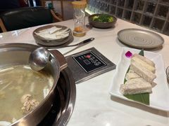 -喃喃椰·糟粕醋·椰子鸡火锅(七堡花园店)