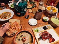 -老滇山寨•云南特色菜•地方菜•民族风情歌舞表演(金碧店)