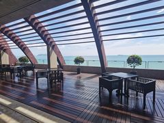 -三亚湾海居铂尔曼度假酒店