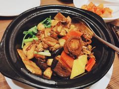 鲍鱼一品滑鸡煲-广州天河合景福朋喜来登酒店 · 聚味轩中餐厅