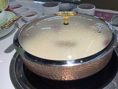 -洪氏嗨捞·广东猪肚鸡·椰子鸡火锅(西咸万象城店)