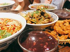 -爆炸头阿姨小四川正宗川味小吃(无任何分店)