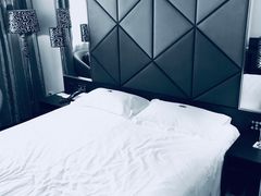 -桔子酒店(深圳东门湖贝地铁站店)