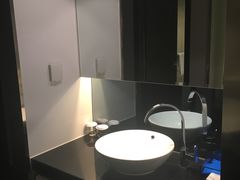 -桔子酒店(上海西藏北路地铁站店)