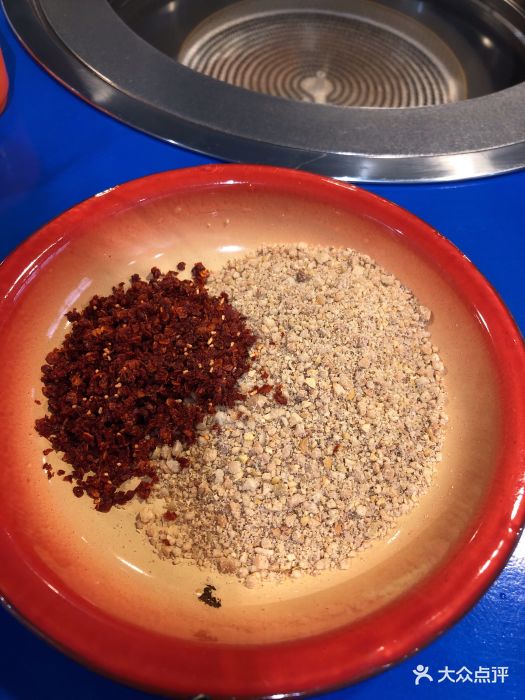 马路边边串串香火锅特色原汤碟图片 - 第1张