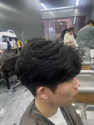 -藤野造型烫发染发