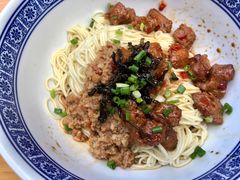 辣肉面-沪西老弄堂面馆(定西路店)