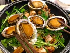 鲍鱼鸡煲-芳村榕树头叹佬鸡煲(体育西店)