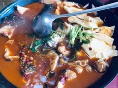 一鱼两锅-万佛湖许老大铁锅鱼(黑金冠店)