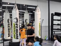 -拳力汇散打搏击泰拳俱乐部(绿地缤纷城店)