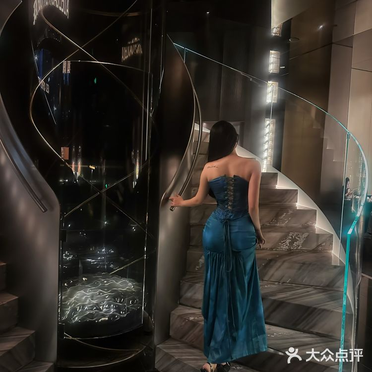 和漂亮的人吃漂亮饭啦ᥫᩣ