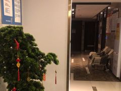 -欧辰国际酒店(重庆欢乐谷轻轨站店)