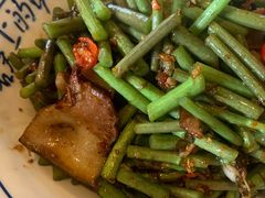 藜蒿炒腊肉-湖南码头·地道岳阳美食·湘菜(魏公村店)