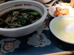 -呷佬·长沙手工米粉(金沙江路店)