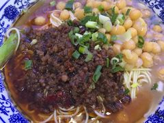 -渝之汇牛肉豌杂面