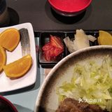 正好去静安寺逛街,逛到芮欧百货就看看有啥吃的