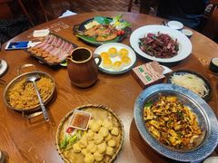 -老滇山寨•云南特色菜•地方菜•民族风情歌舞表演(金碧店)