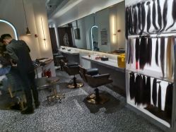 -尚羽华东接发美发店