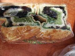 抹茶红豆土司-多乐之日(和平伊势丹店)