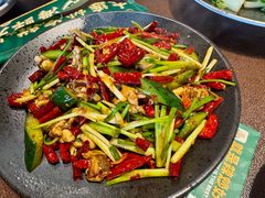 -曼听小寨海鲜烧烤·大连辣炒大王(盖州街店)