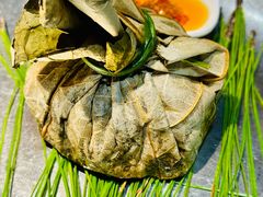 哈尼荷叶包烧水蕨菜-一朵菌·野生菌探索家火锅(南亚店)