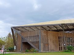 -田园东方蜜桃村的田野营地