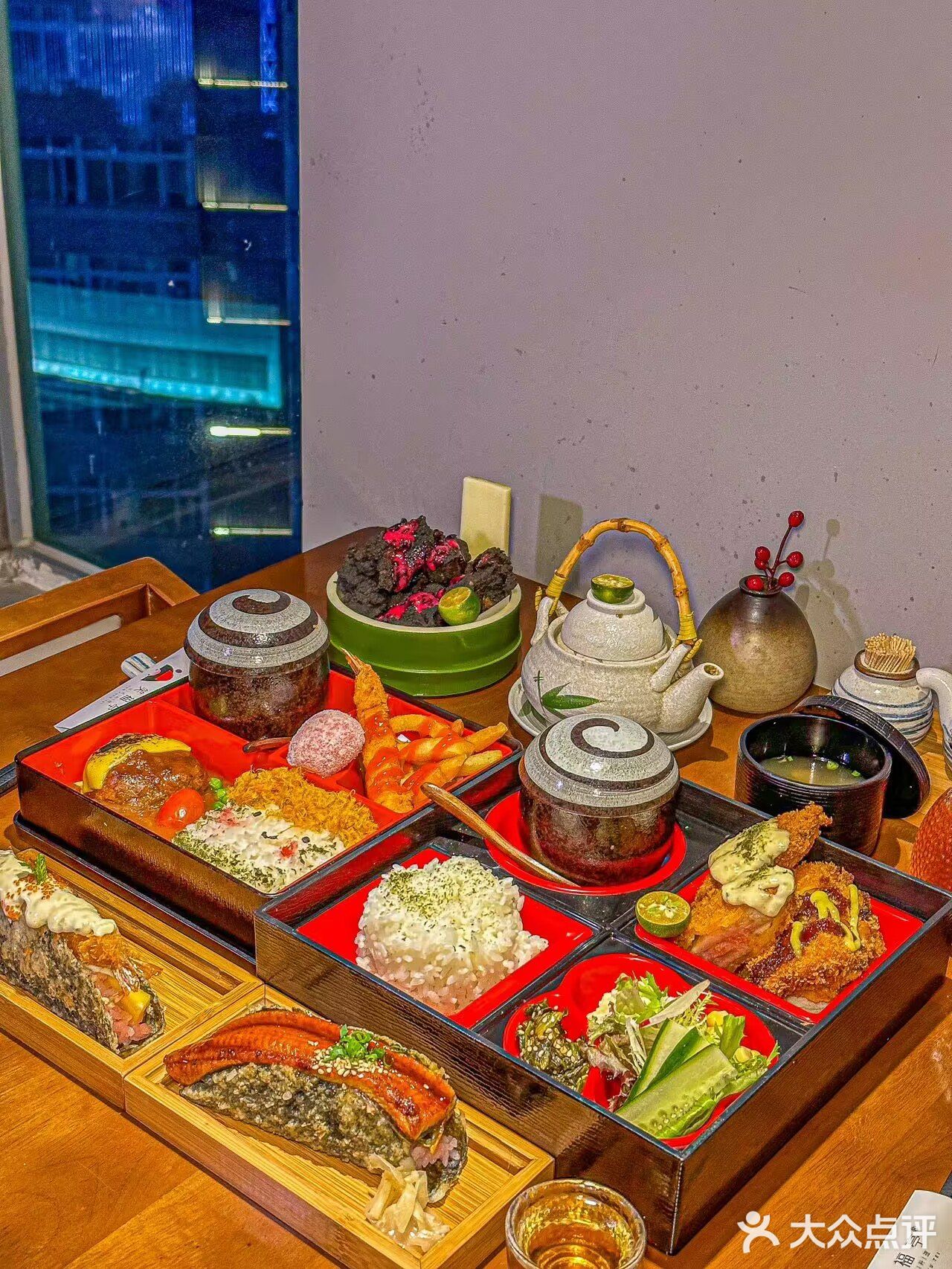 本地人私藏这家可以看解放碑跨年的料理小馆