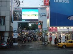 -六合夜市