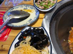 -山里屯铁锅炖·东北菜(康桥店)