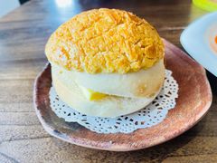 酥皮菠萝油-十二悦厨·茶餐厅(比斯特上海购物村店)