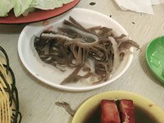 毛肚-洞庭洲·防空洞火锅·烧烤·铜锅涮肉(新百广场店)