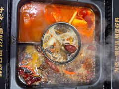 -老牌坊云南鱼豆花火锅(爱建店)