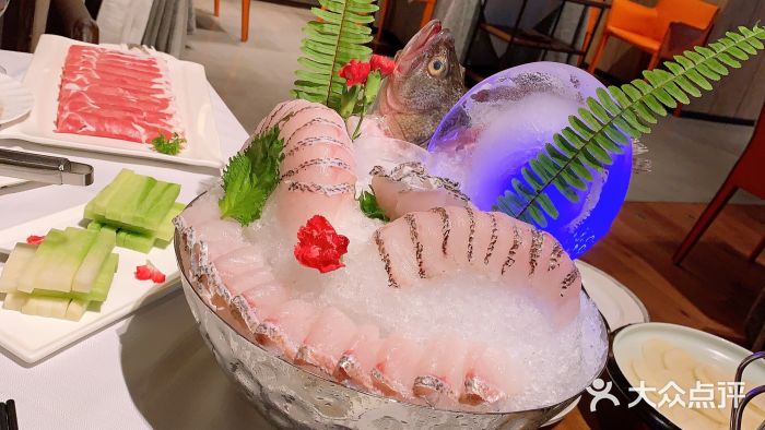 香守·花胶鸡海鲜火锅开刀大龙趸图片