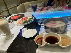 -红鼎豆捞·非遗鲍皇汤火锅(宝丰路店)