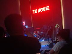 -TZ House音乐现场(来福士中心店)