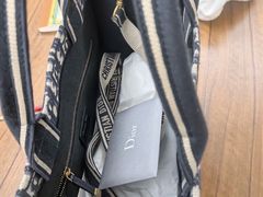 -小飞侠奢侈品回收 寄卖 养护(宝山宝龙广场店)