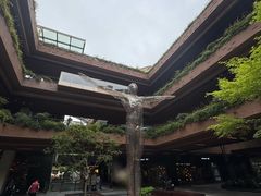 -瑞虹新天地月亮湾