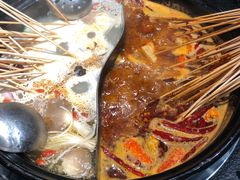 -两三事小郡肝串串香火锅(桂庙店)