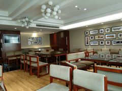 -武汉光谷广场杨家湾地铁站怡程酒店