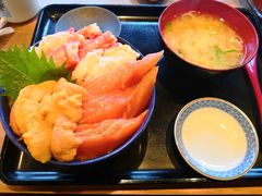 海胆三文鱼蟹腿饭-札幌二条市场 大矶(本店)