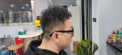 -15C7 男士理发馆 烫染专业店