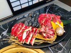 -山川小町·极番烧肉(新地假日广场店)