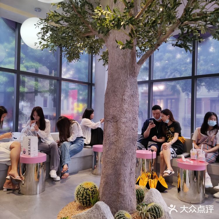 新晋网红拍照地[调皮]这家奶茶我爱