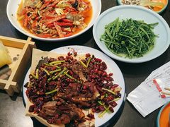 -川流不息·地道川菜·小龙虾(松东路店)