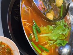 -由衷贵州酸汤牛肉火锅(新桥店)