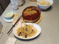 -有红鸡毛店·川菜(建设路店)